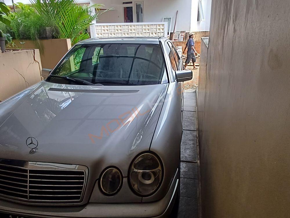 Mobil Mercedes-Benz E-Class 1997