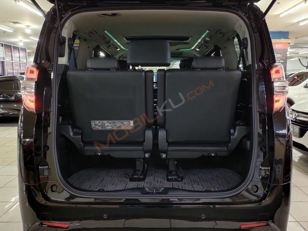 Mobil Toyota Vellfire 2019