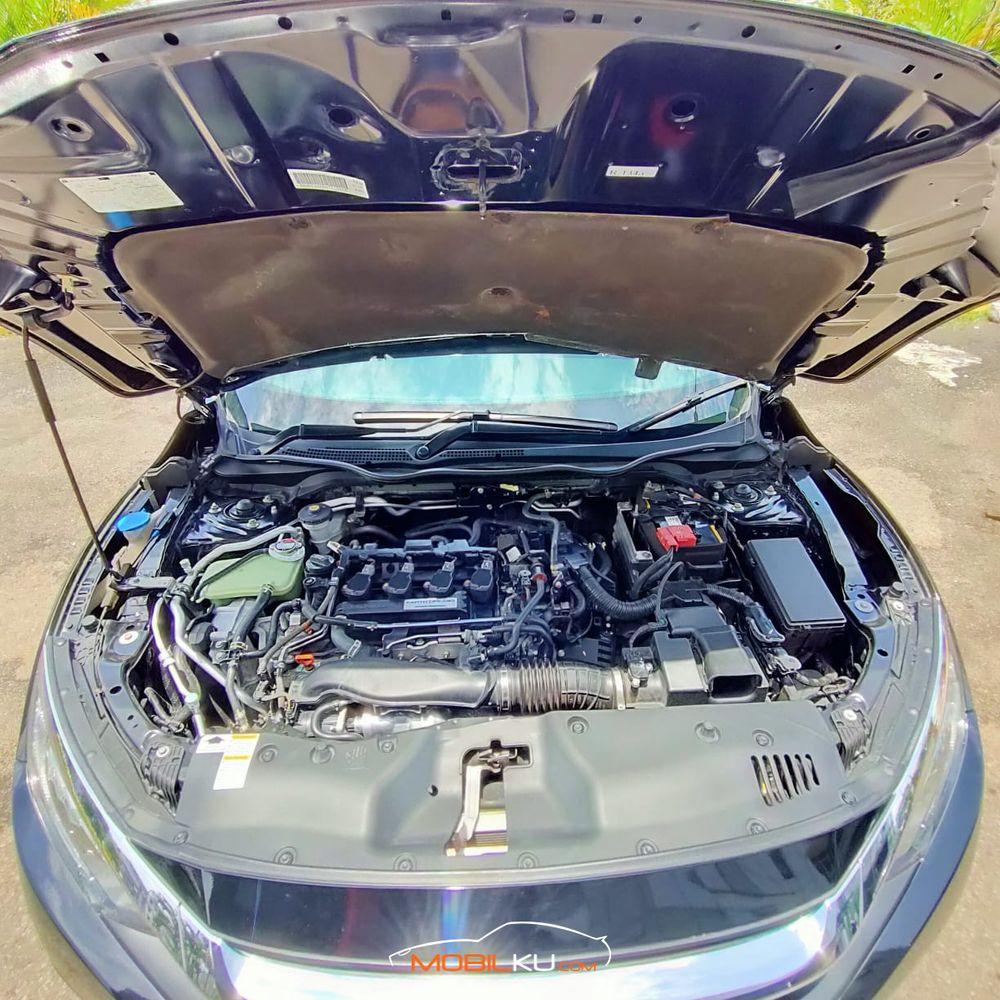 Mobil Honda Civic Sedan 2016