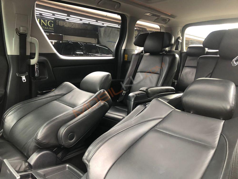 Mobil Toyota Vellfire 2014