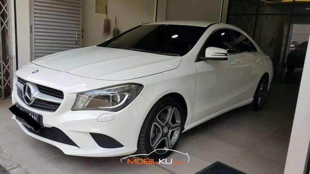 Mobil Mercedes-Benz CLA 2016