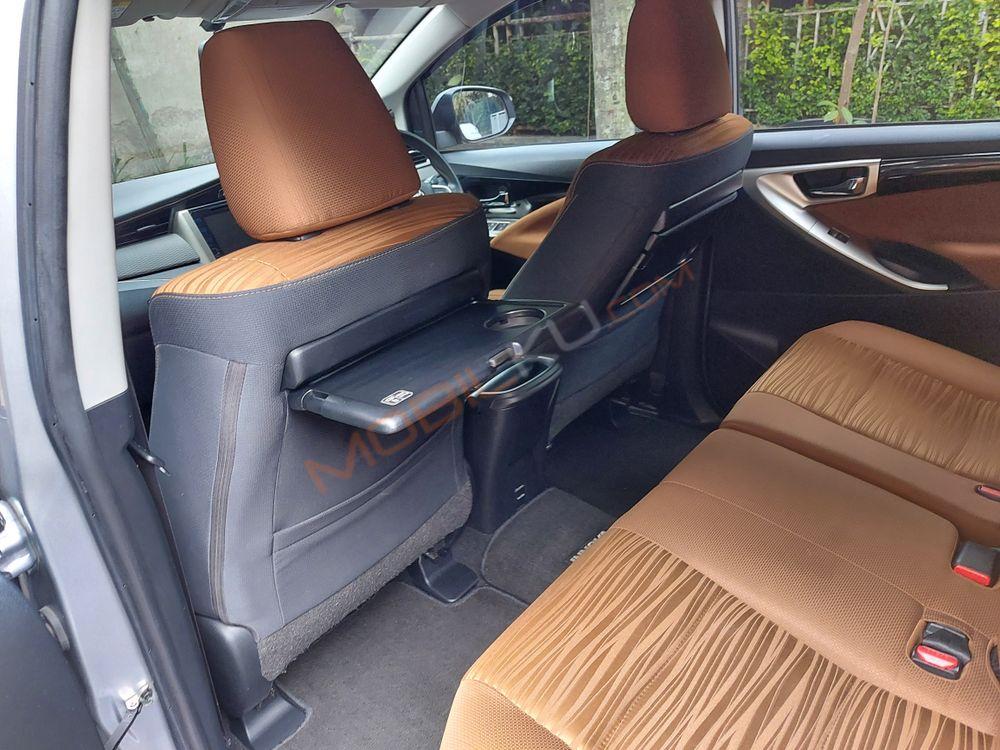 Mobil Toyota Kijang Innova 2017