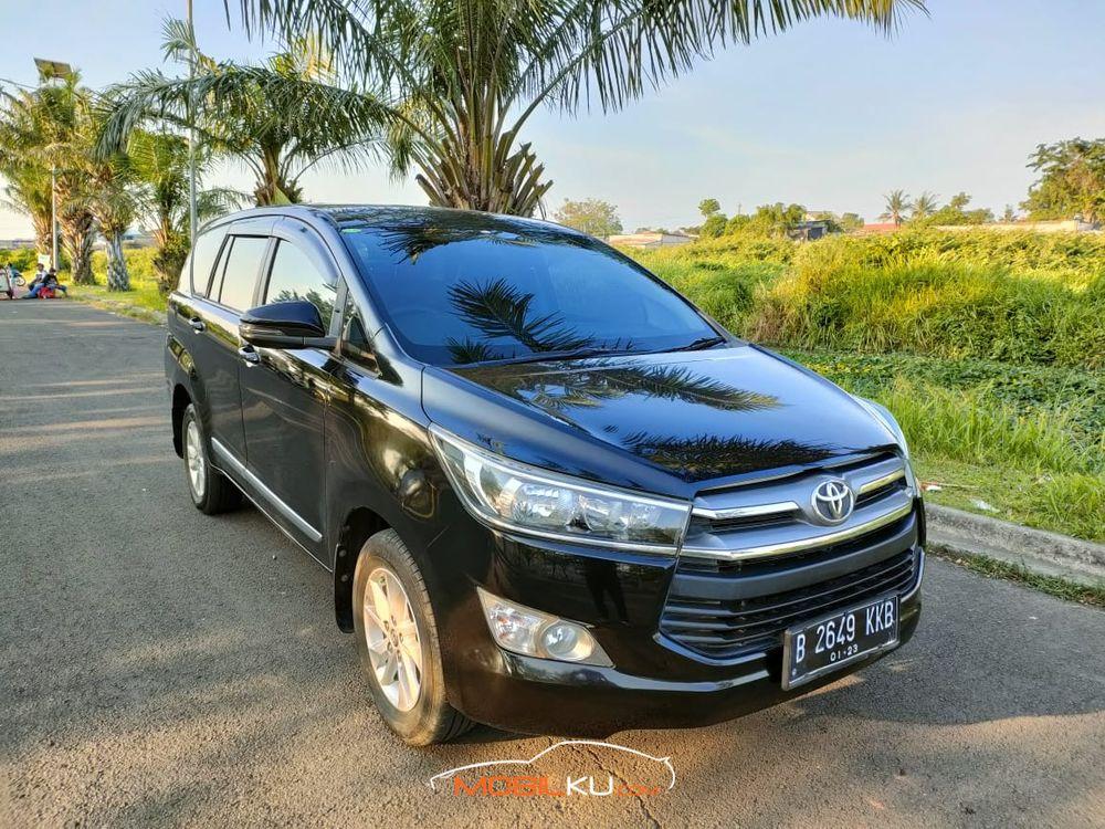 Mobil Toyota Kijang Innova 2017