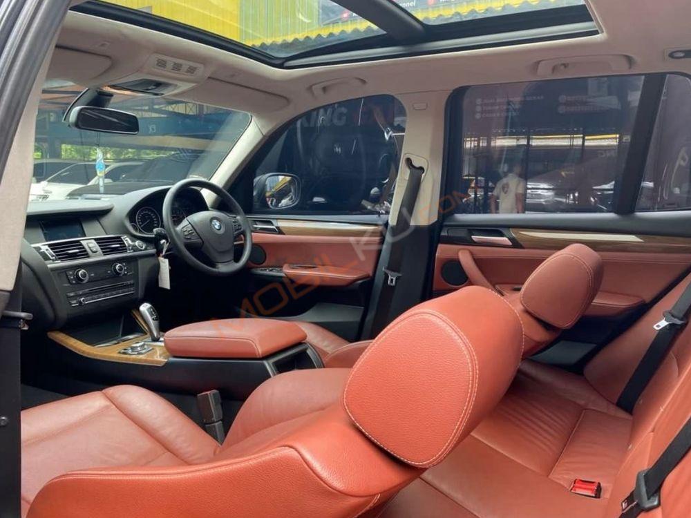 Mobil BMW X3 2012