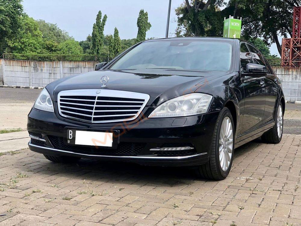 Mobil Mercedes-Benz S-Class 2011