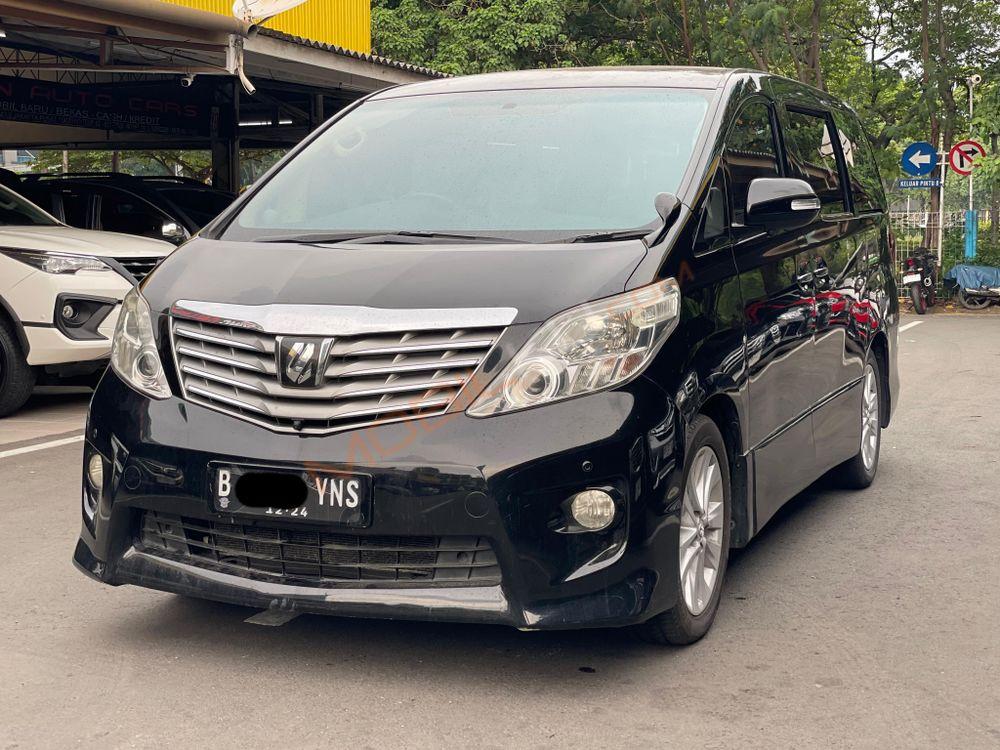 Mobil Toyota Alphard 2009