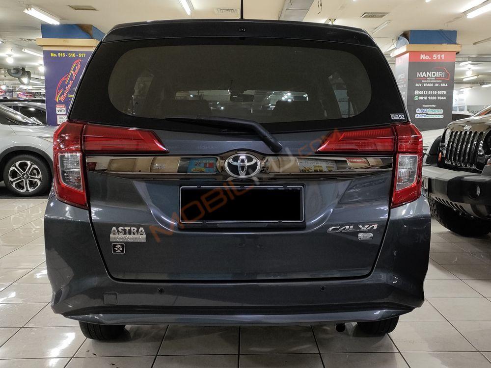 Mobil Toyota Calya 2021