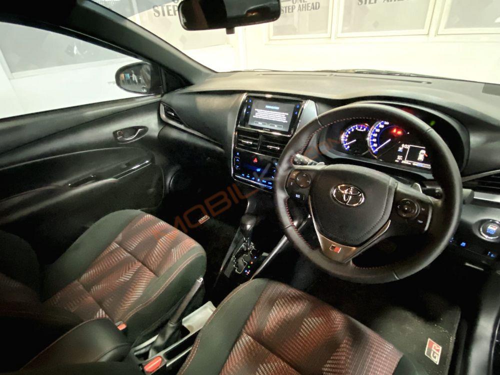 Mobil Toyota Yaris 2022