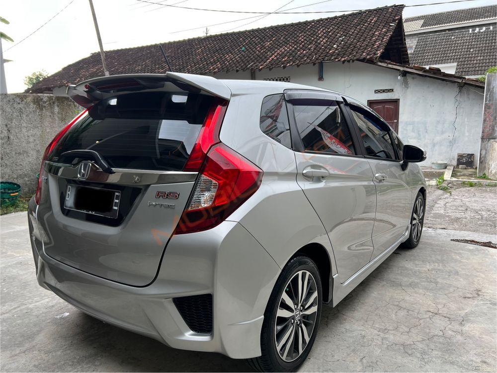 Mobil Honda Jazz 2015