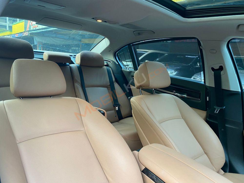 Mobil BMW 7 Series 2014