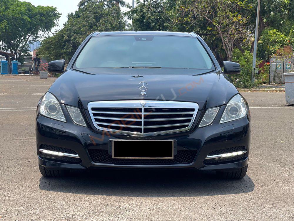 Mobil Mercedes-Benz E-Class 2011