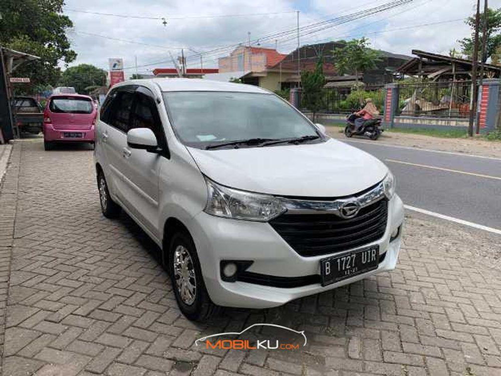 Mobil Daihatsu Xenia 2016