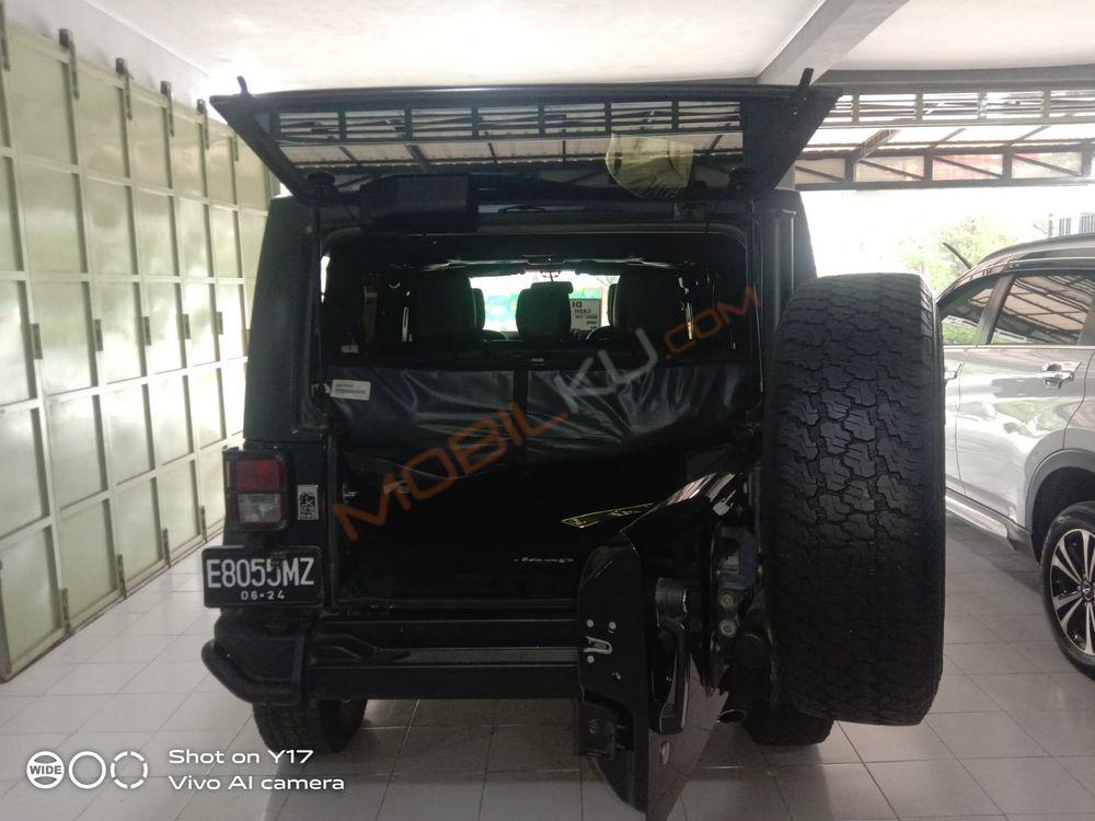 Mobil Jeep Wrangler 2013