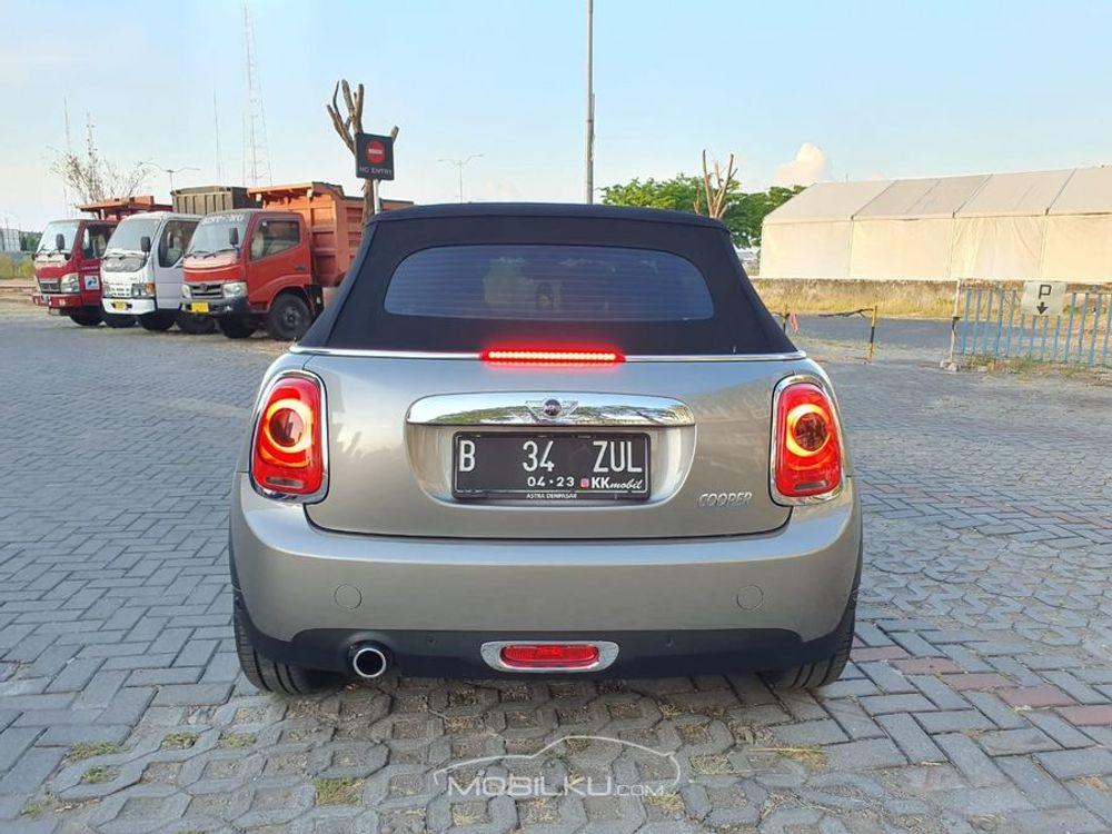 Mobil MINI 5-Door 2016