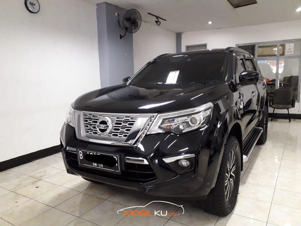 Mobil Nissan Terra 2018
