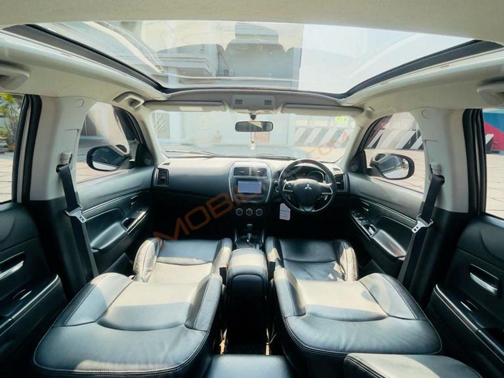Mobil Mitsubishi Outlander Sport 2015