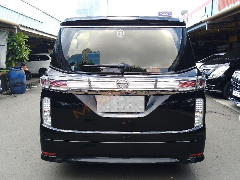 Mobil Hyundai H-1 2014