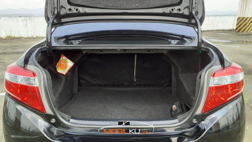 Mobil Toyota Vios 2013