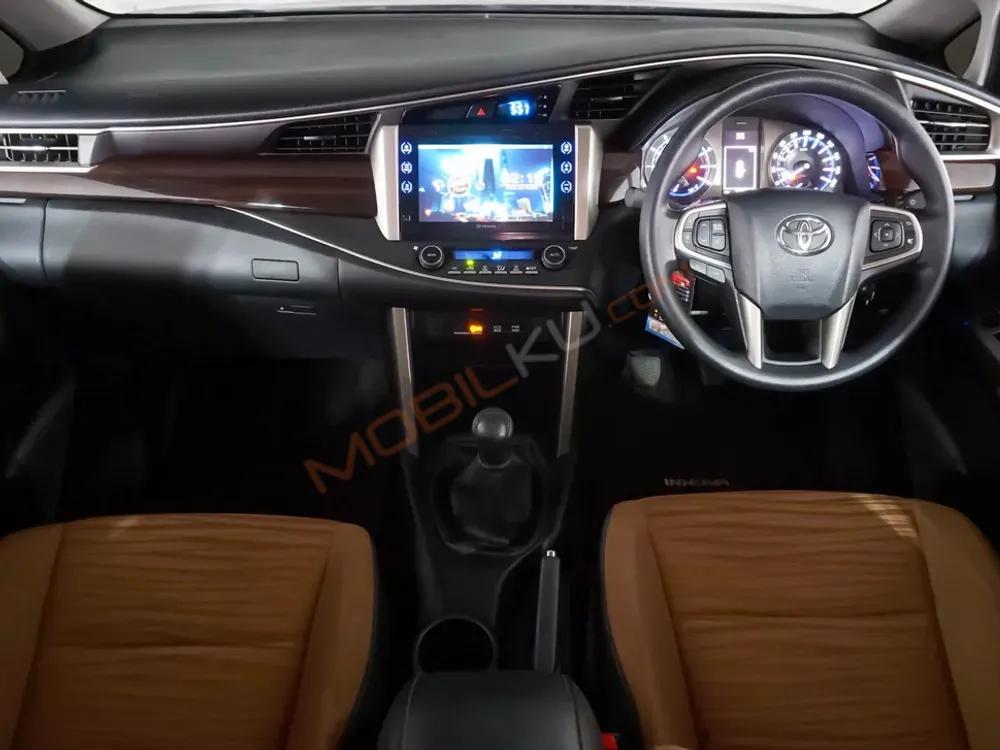 Mobil Toyota Kijang Innova 2019