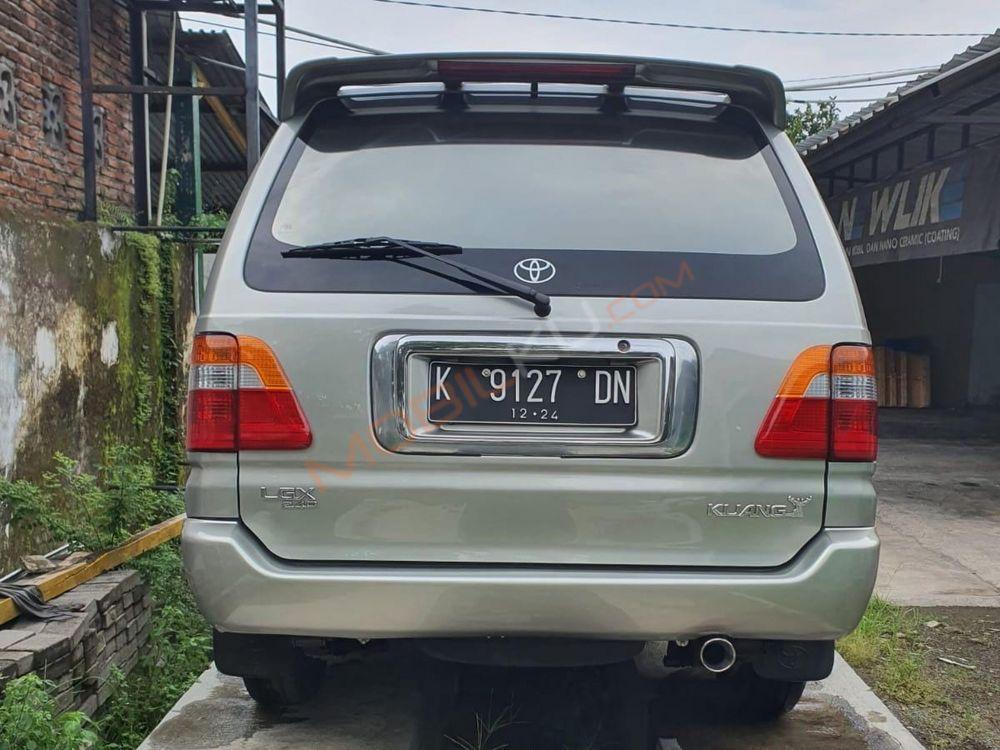 Mobil Toyota Kijang 2003