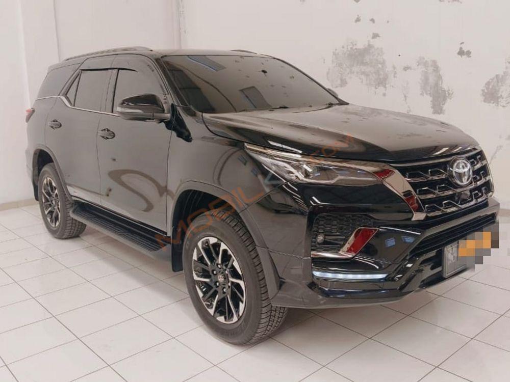 Mobil Toyota Fortuner 2022