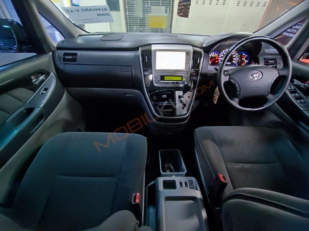 Mobil Toyota Alphard 2008