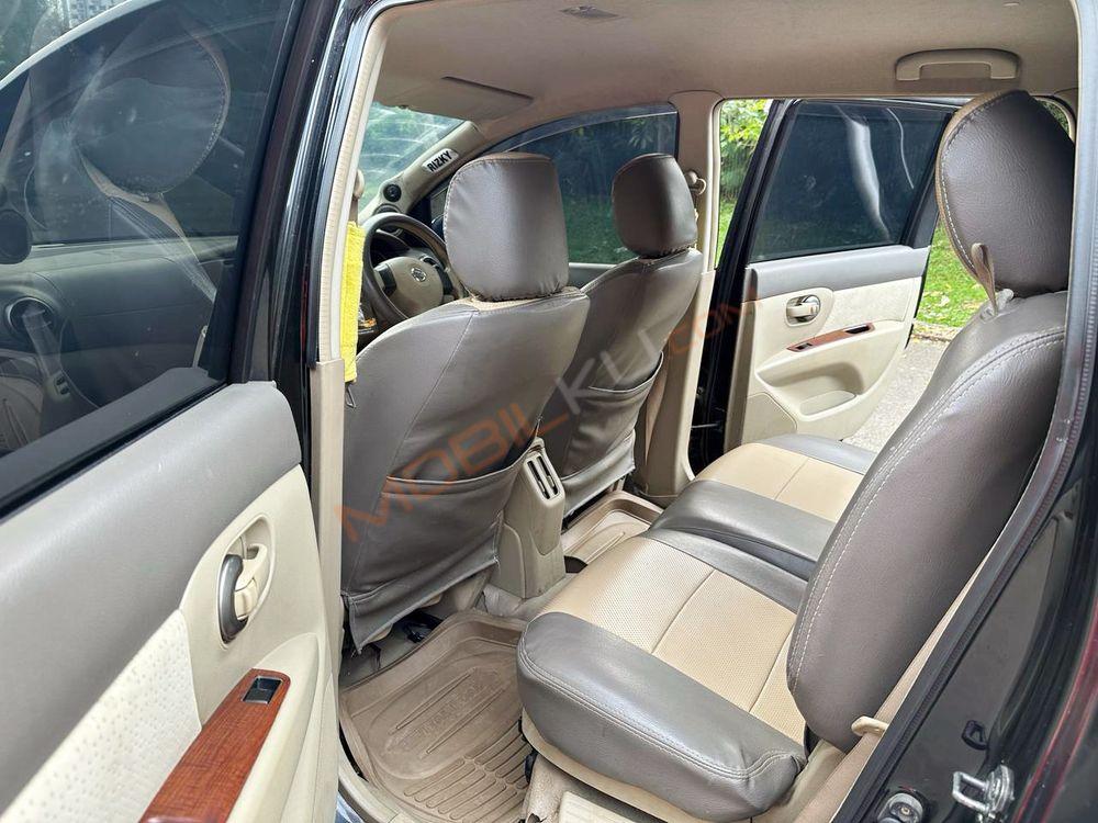 Mobil Nissan Grand Livina 2007