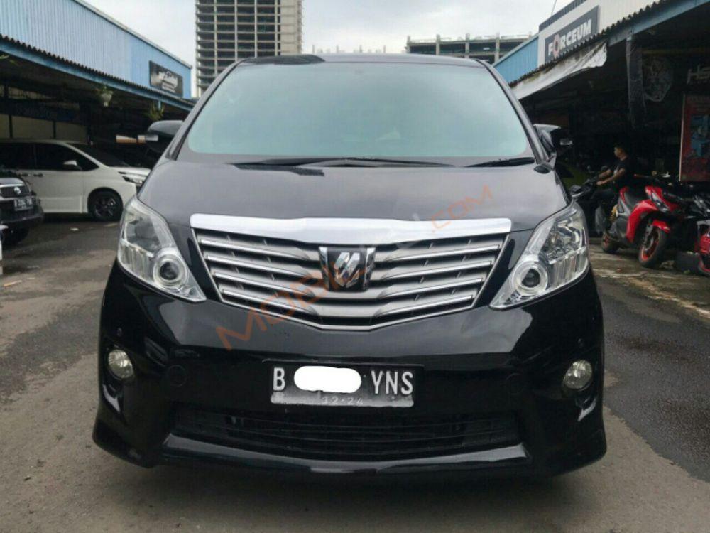 Mobil Toyota Alphard 2009