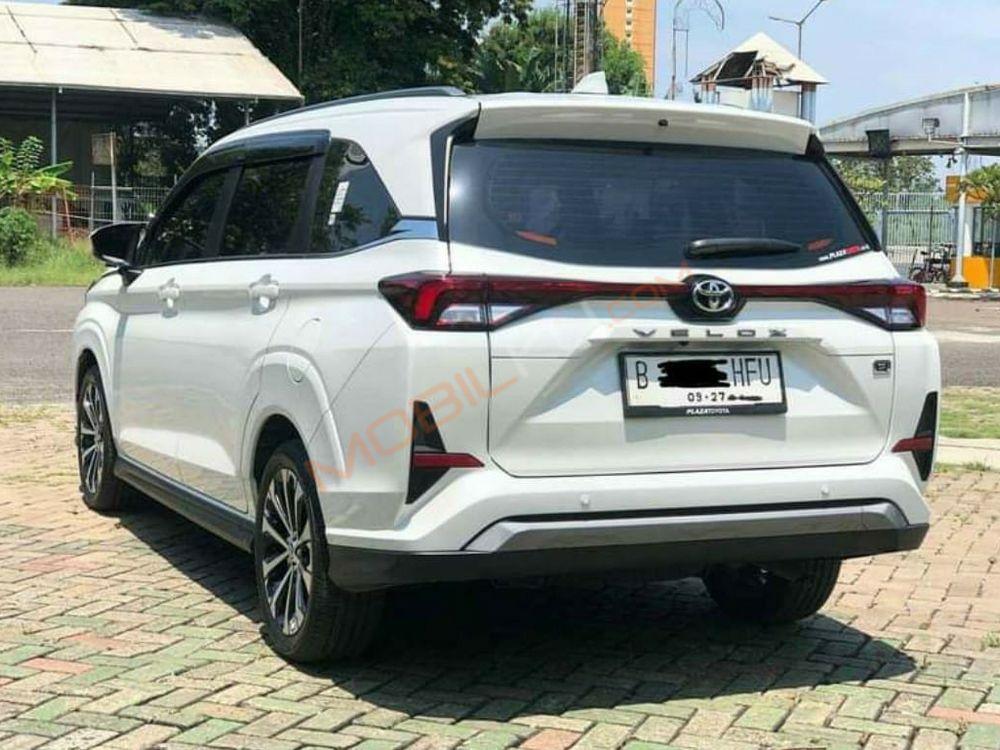 Mobil Toyota Veloz 2022