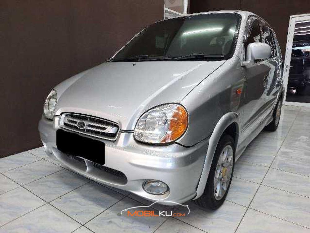 Mobil Kia Visto 2003