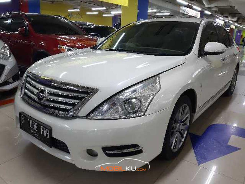Mobil Nissan Teana 2013