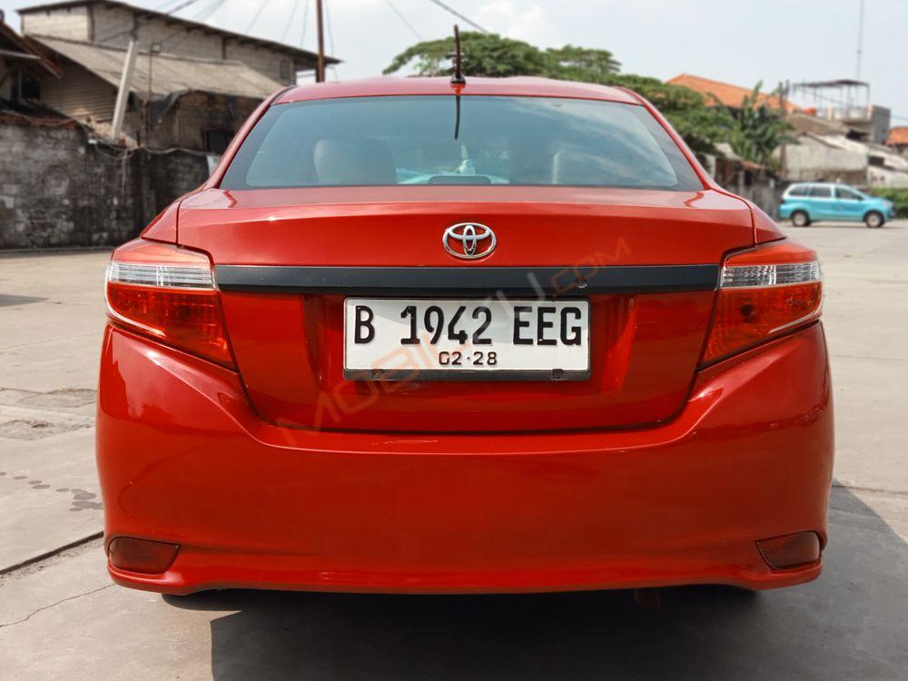 Mobil Toyota Limo 2014