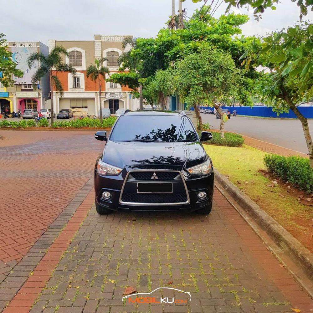 Mobil Mitsubishi Outlander Sport 2012