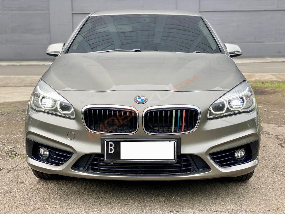 Mobil BMW 2 Series 2015
