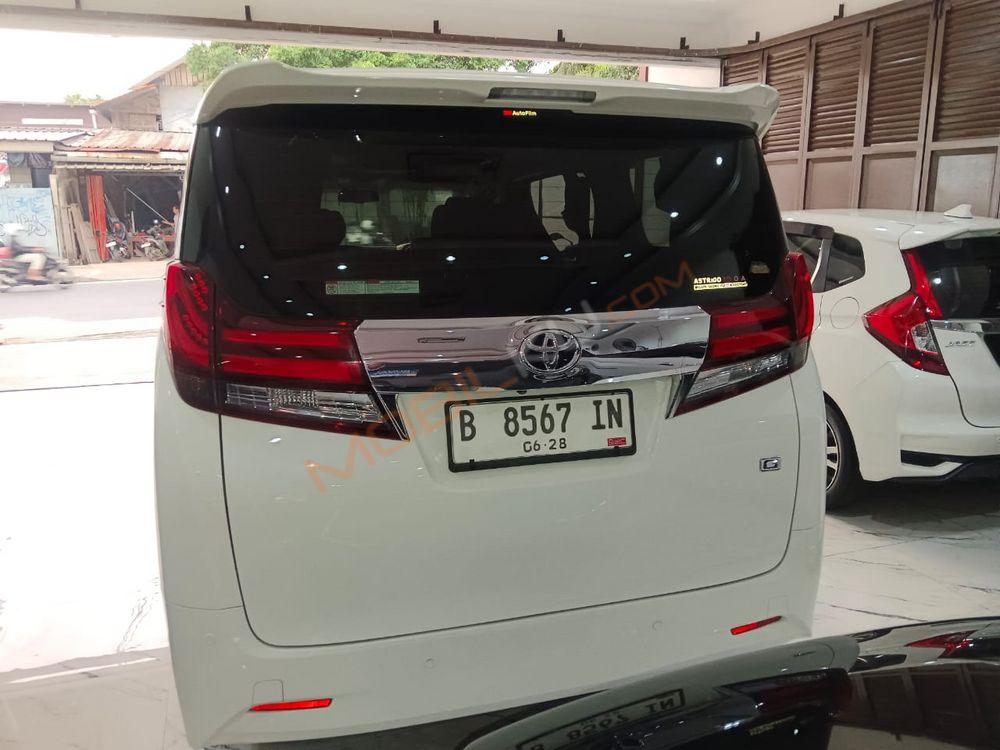 Mobil Toyota Alphard 2017