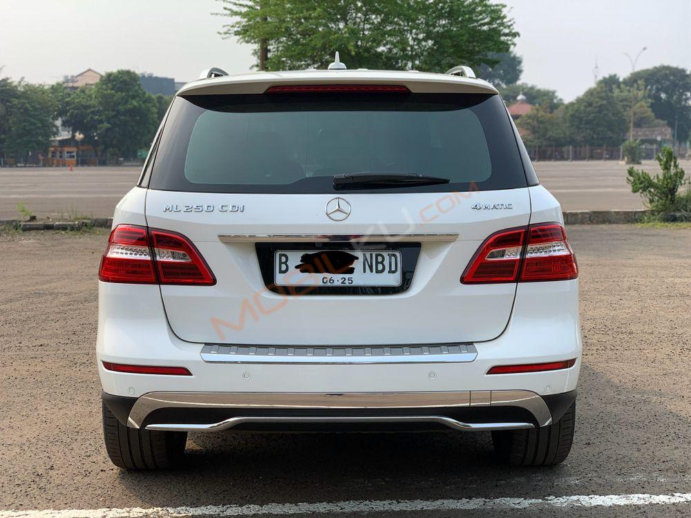 Mobil Mercedes-Benz ML 2015