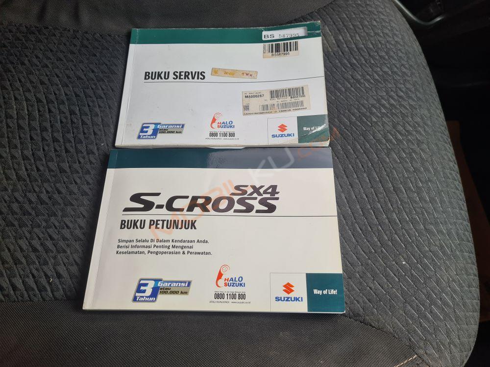 Mobil Suzuki SX4 2016