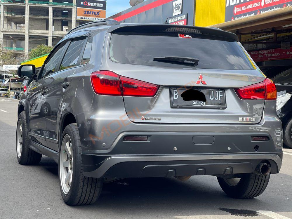 Mobil Mitsubishi Outlander Sport 2012