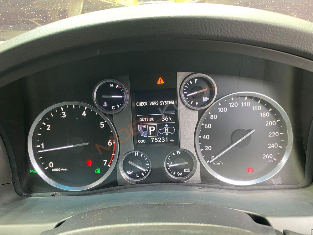 Mobil Lexus LX 2014