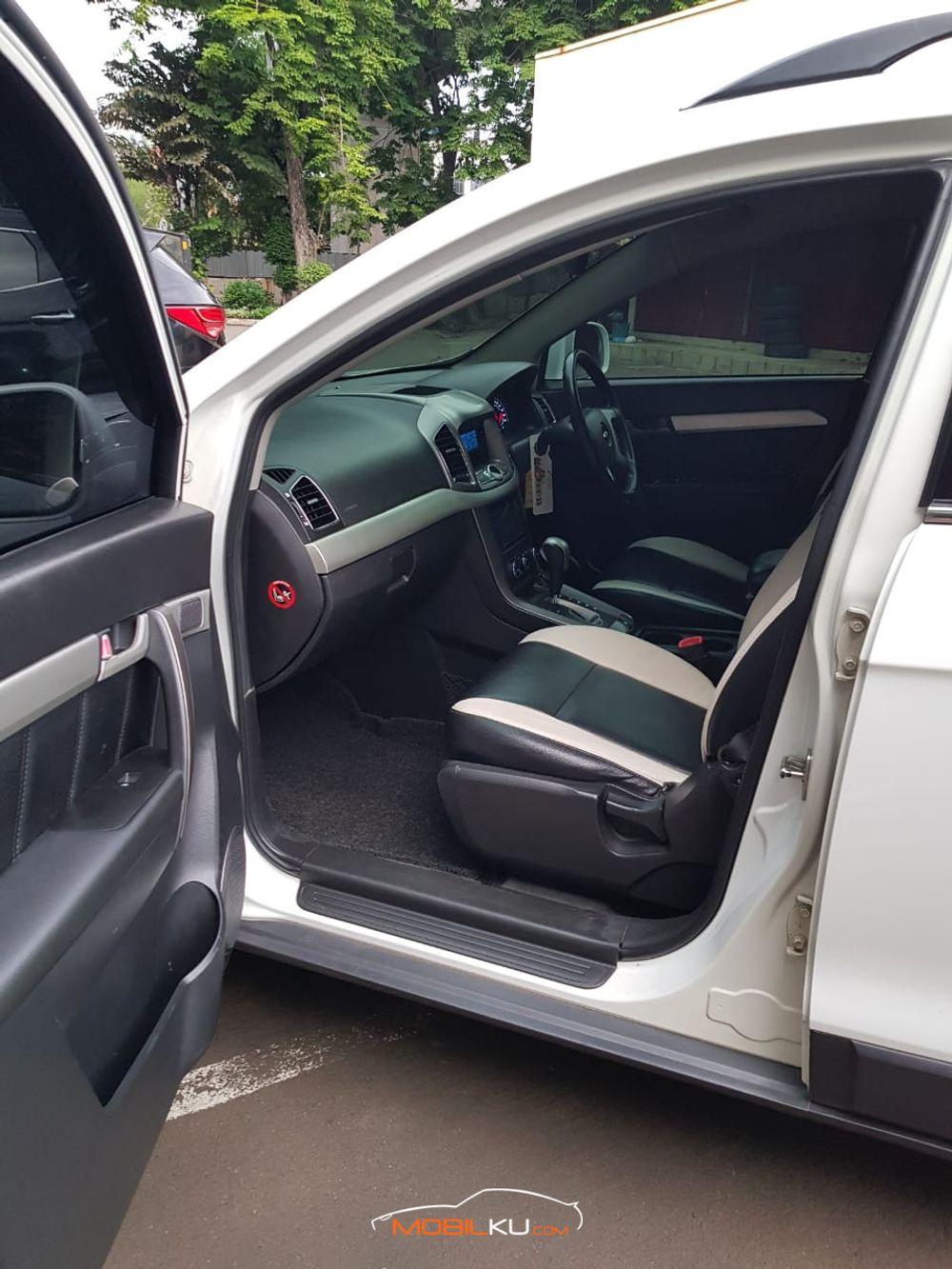 Mobil Chevrolet Captiva 2014