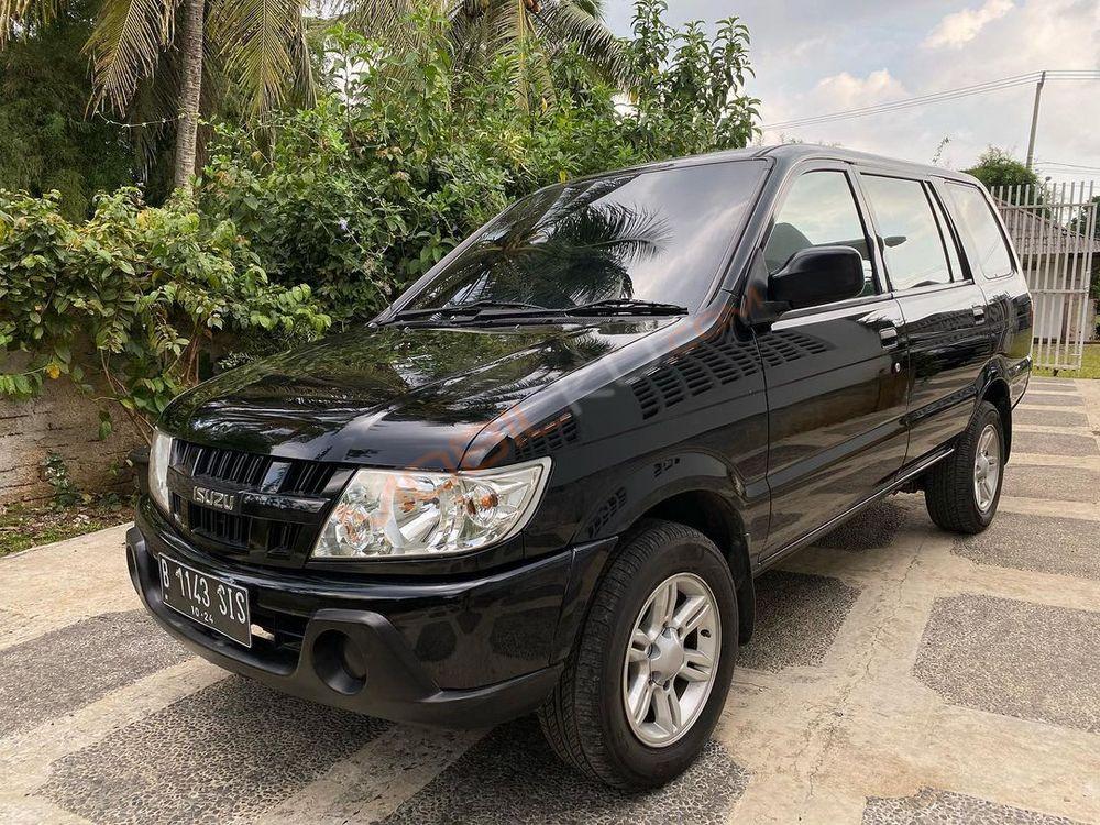 Mobil Isuzu Panther 2014