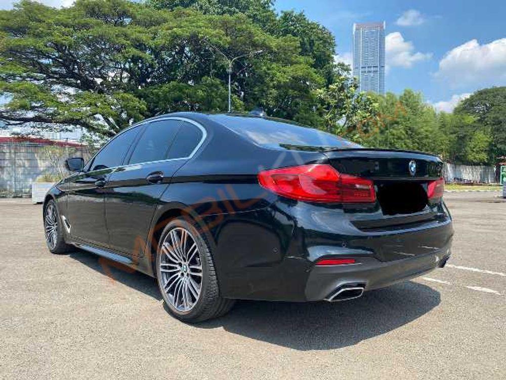 Mobil BMW 5 Series 2020