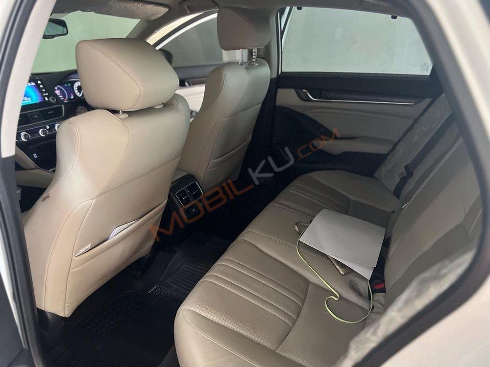Mobil Honda Accord 2019