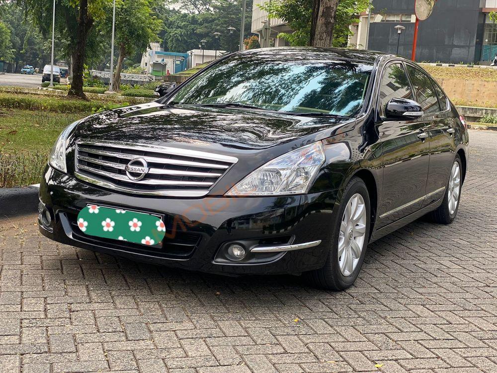 Mobil Nissan Teana 2010