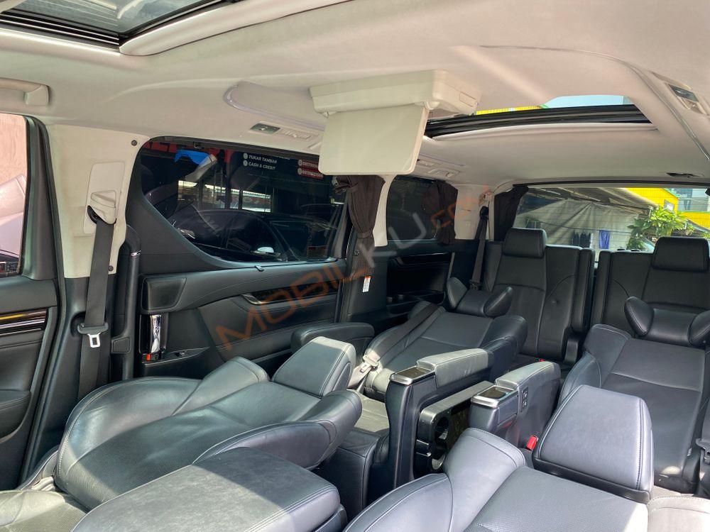 Mobil Toyota Vellfire 2017