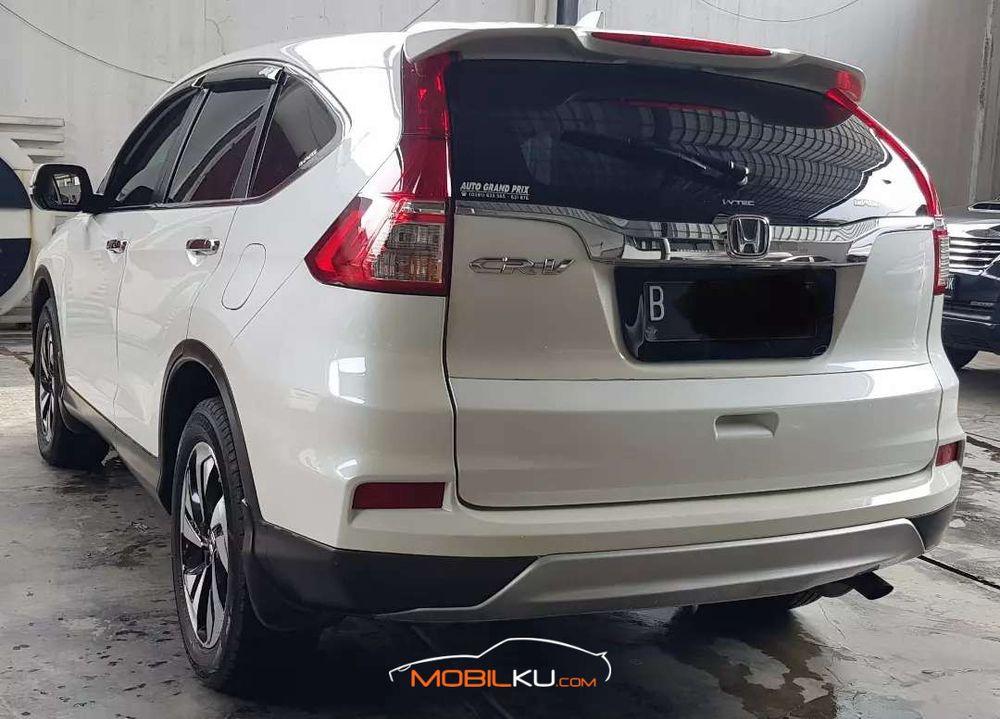 Mobil Honda CR-V 2015