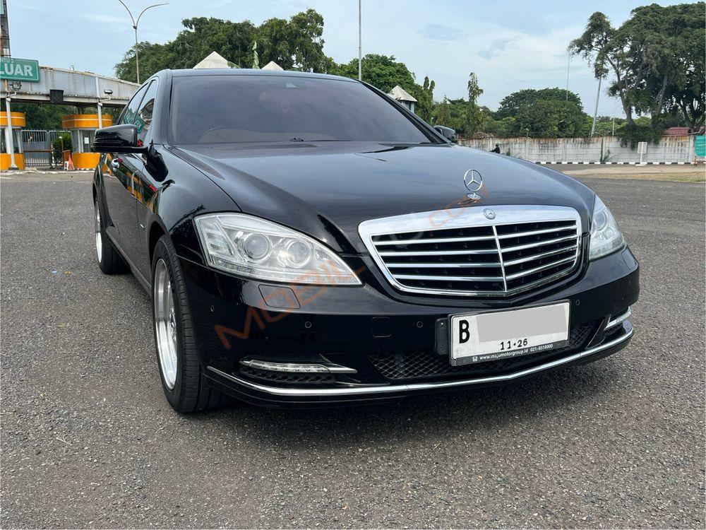 Mobil Mercedes-Benz S-Class 2011