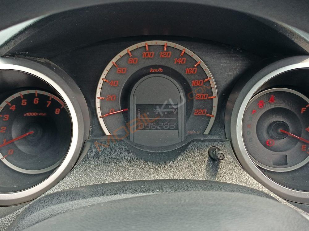 Mobil Honda Jazz 2010