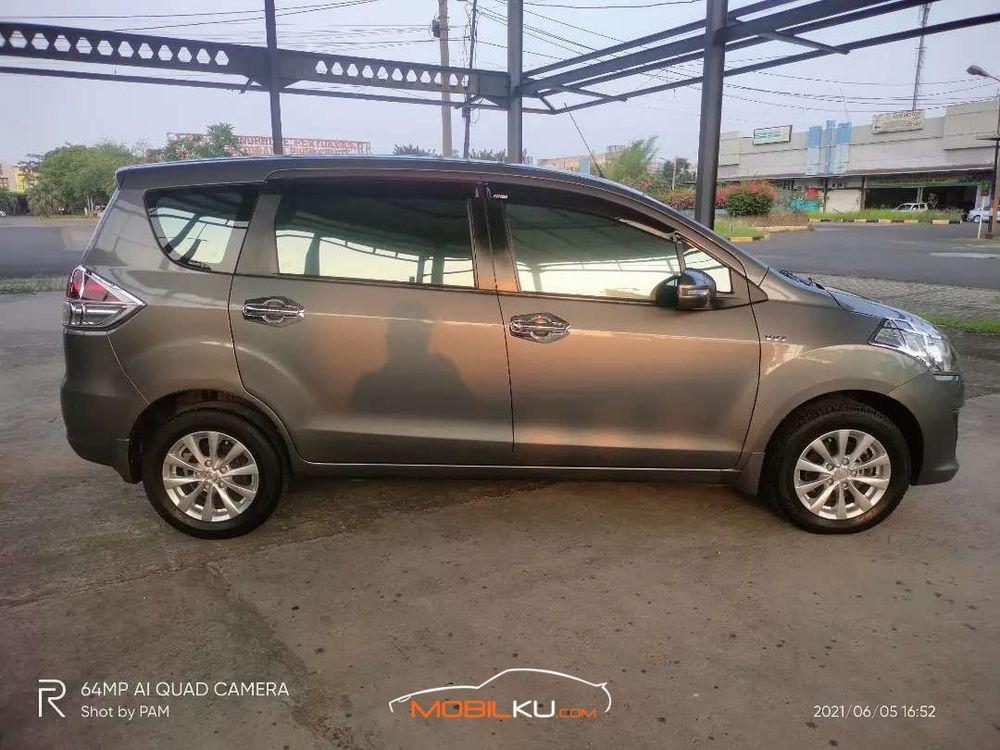 Mobil Suzuki Ertiga 2012