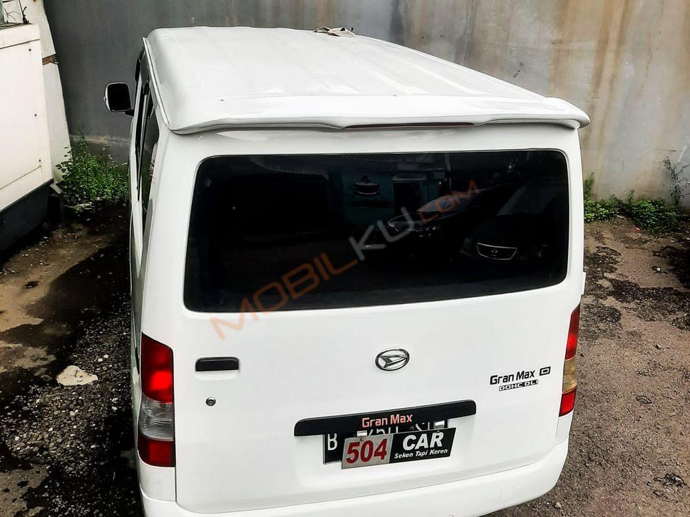 Mobil Daihatsu Gran Max 2014